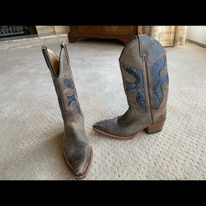 Frye cowboy boots size 6